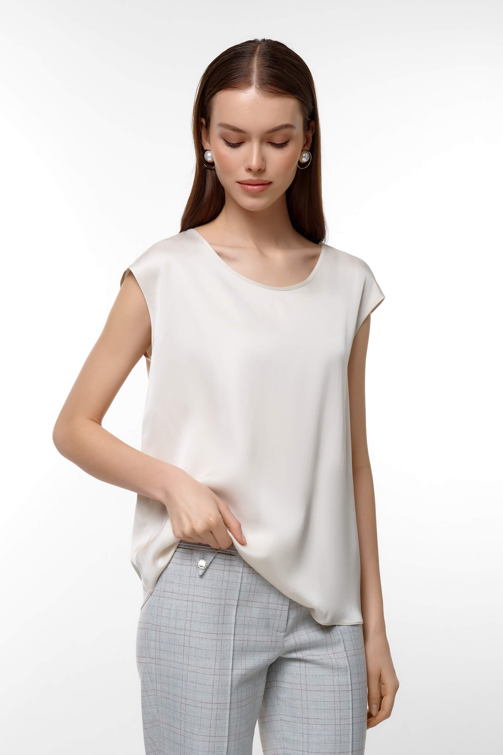 Топ из поливискозы цвета Бежевый 