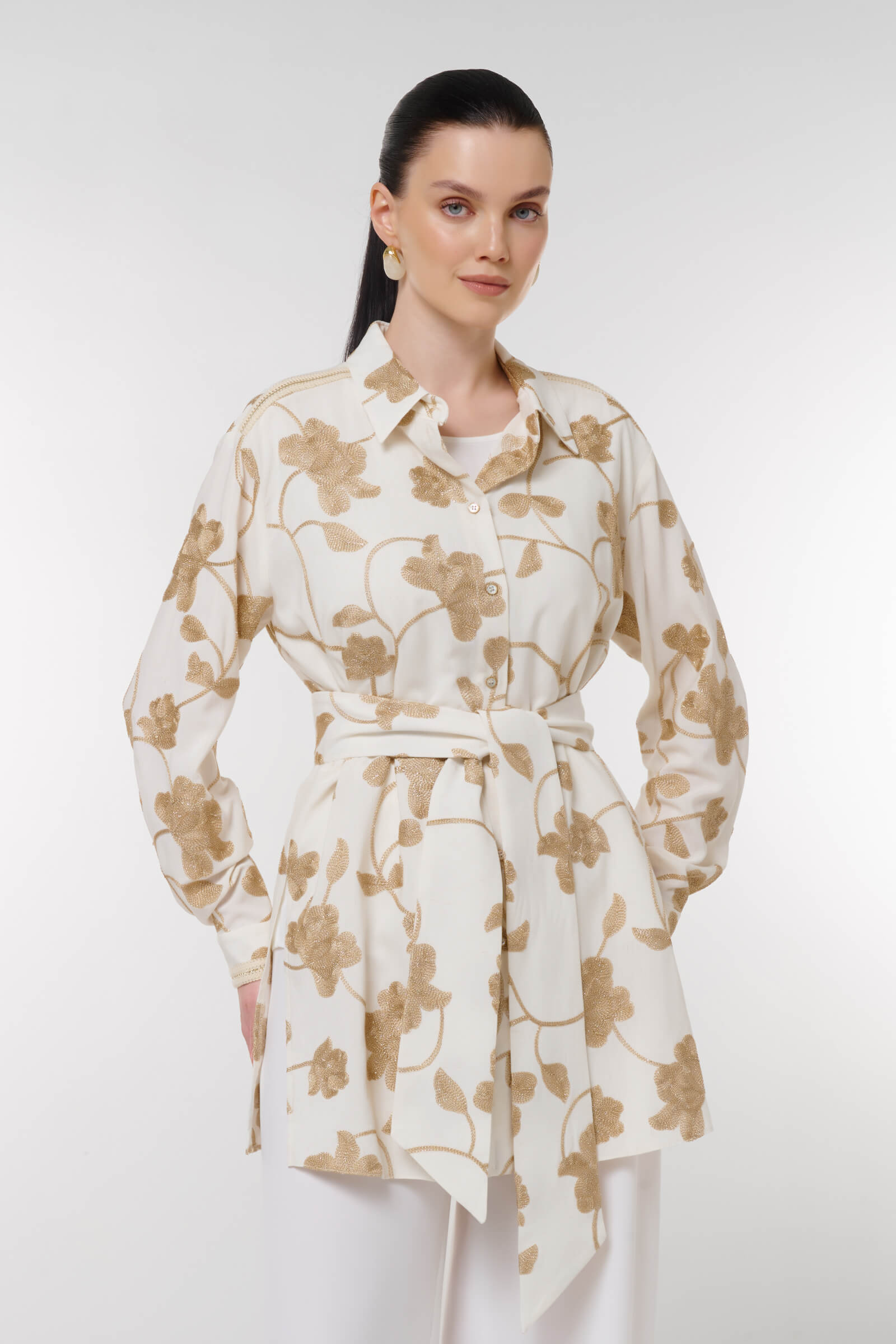 Блузка с цветочным узором цвета Мультиколор 