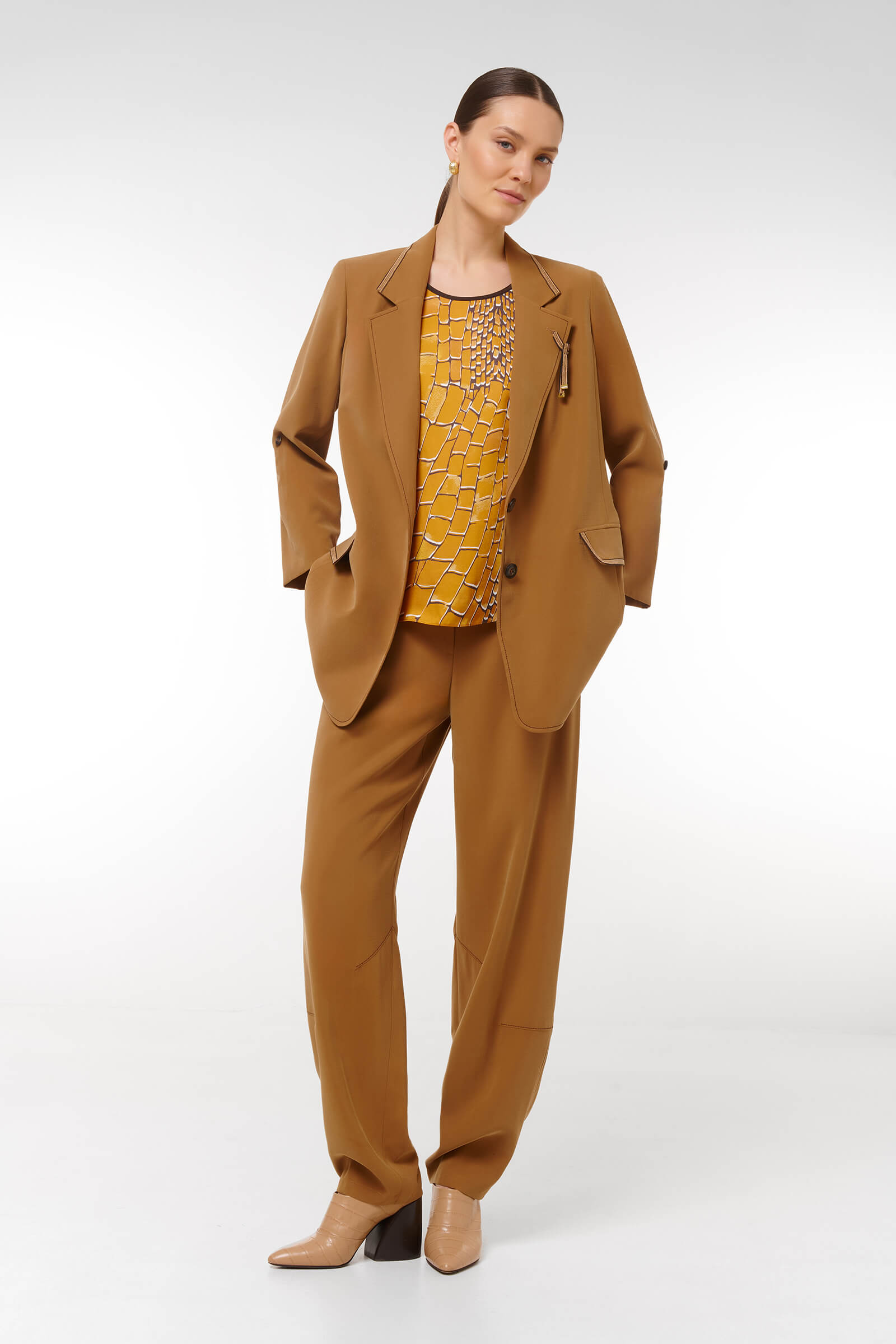 Жакет с поясом и контрастной окантовкой Бренд Caterina Leman