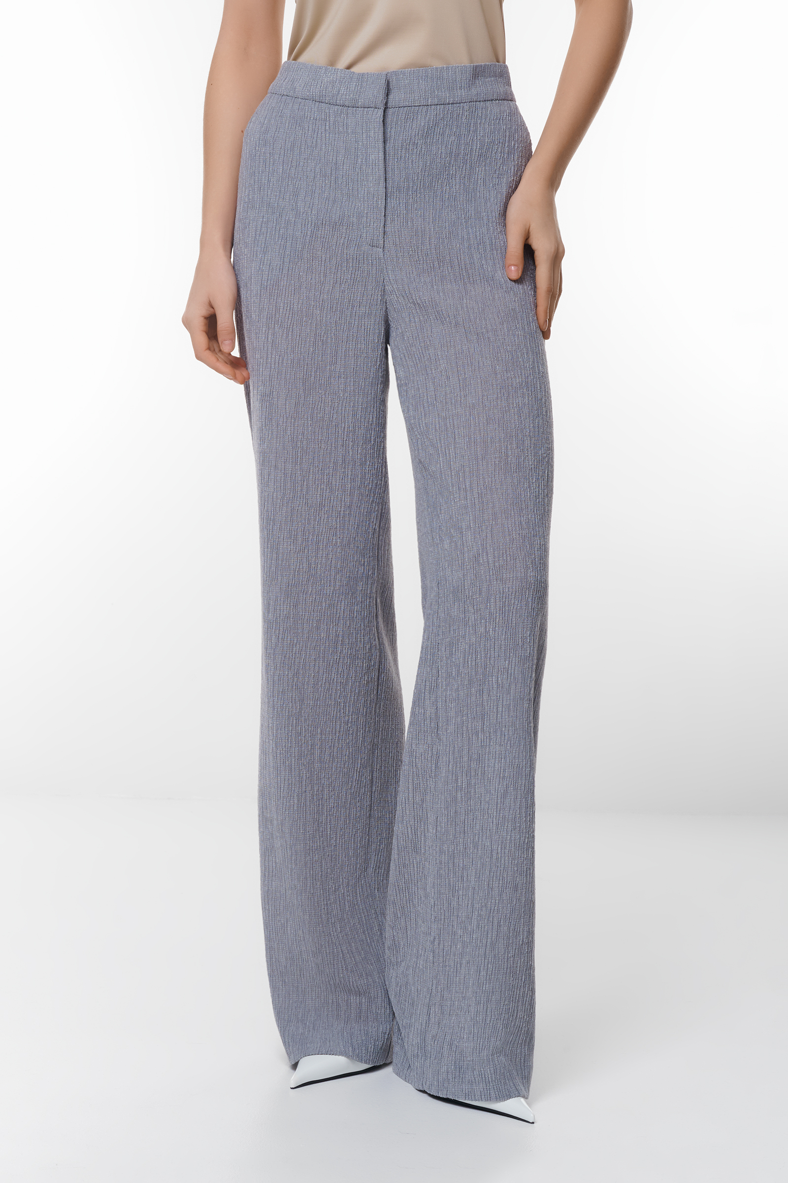 Брюки из фактурного материала цвета Серый 