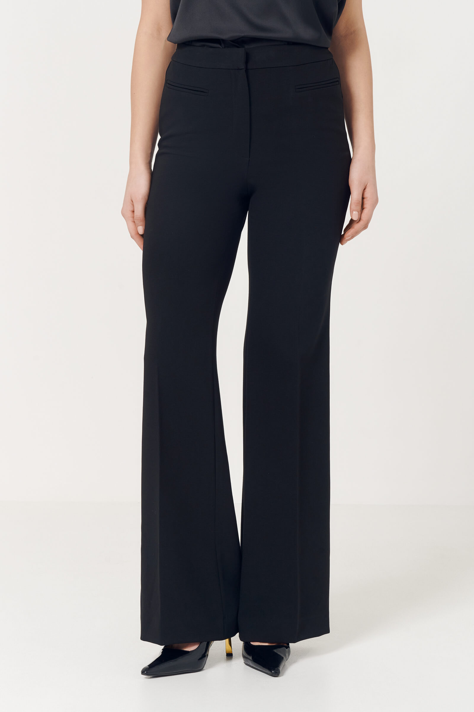 Расклешенные брюки цвета Черный 