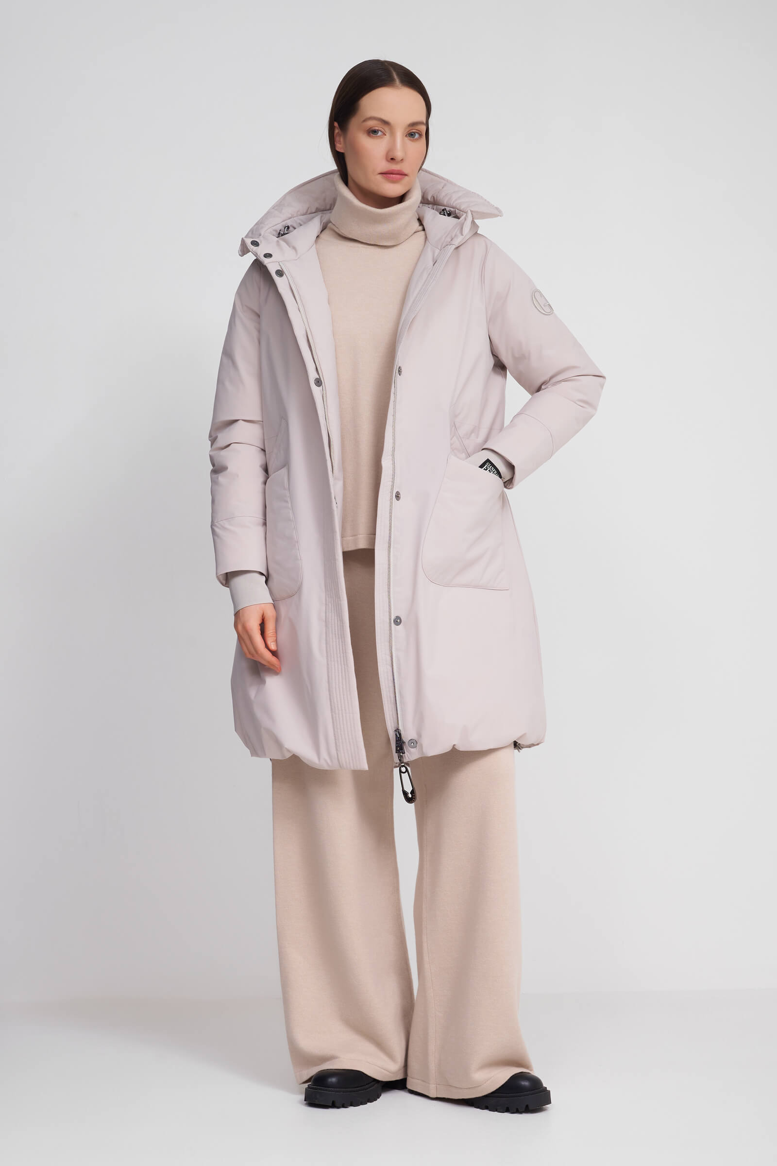 Теплое пальто с капюшоном цвета Серый 