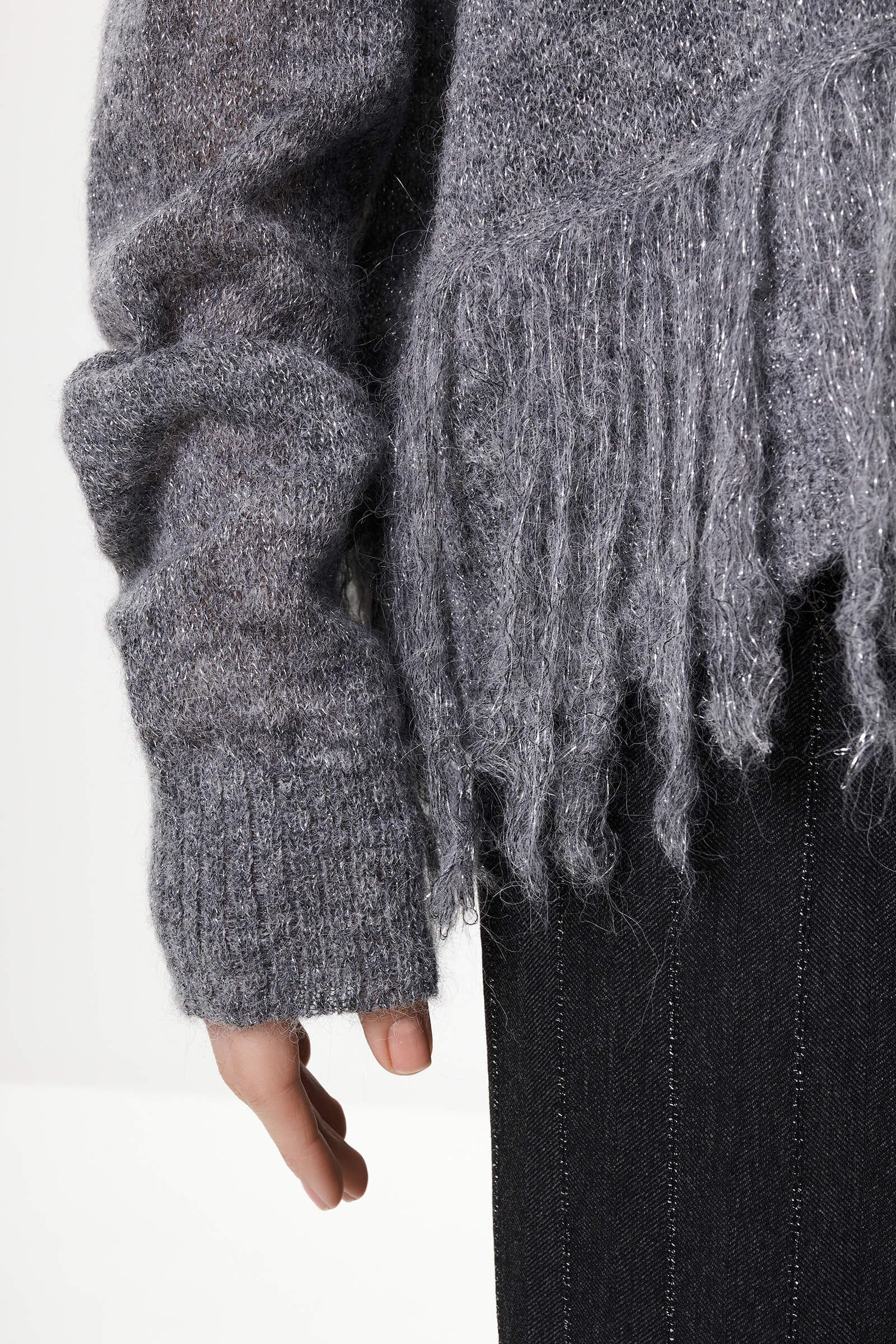 Асимметричный джемпер с бахромой Бренд Sarah Pacini