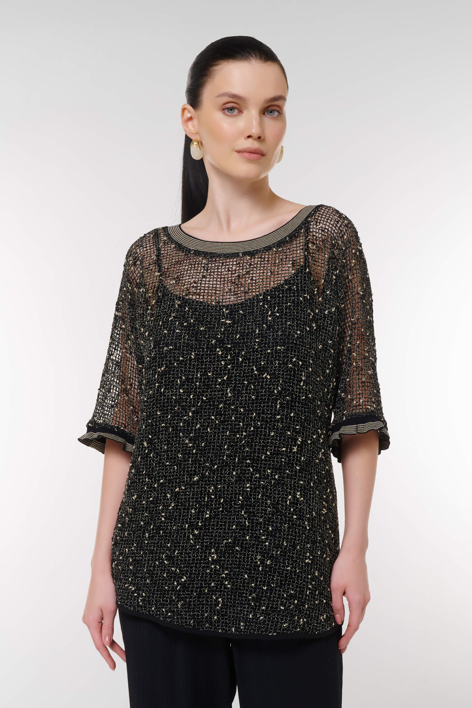 Блузка с перфорацией цвета Черный 