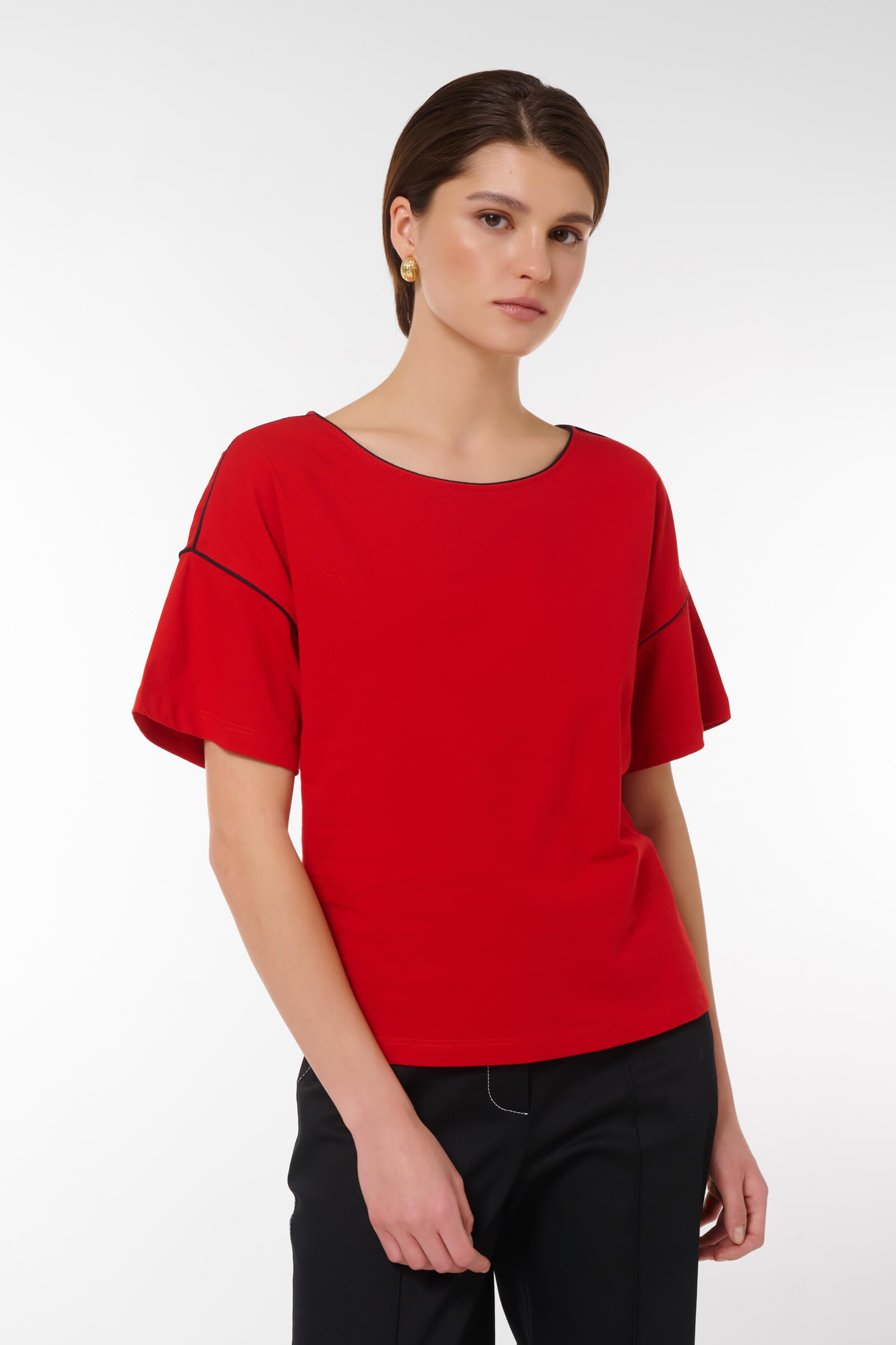 Джемпер с контрастной окантовкой цвета Красный 