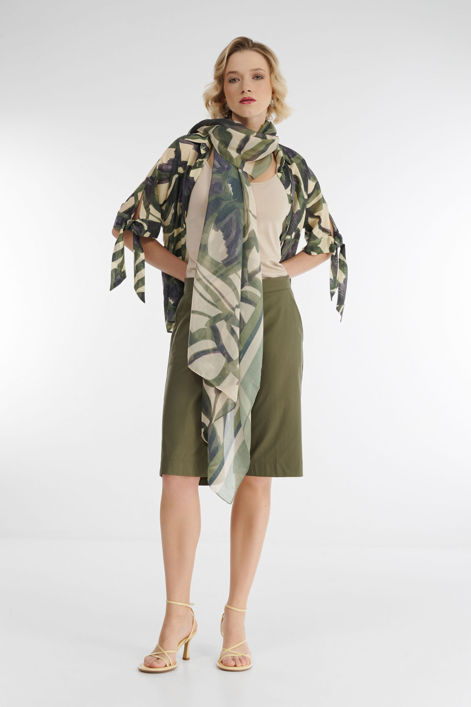 Принтованный палантин цвета Мультиколор 