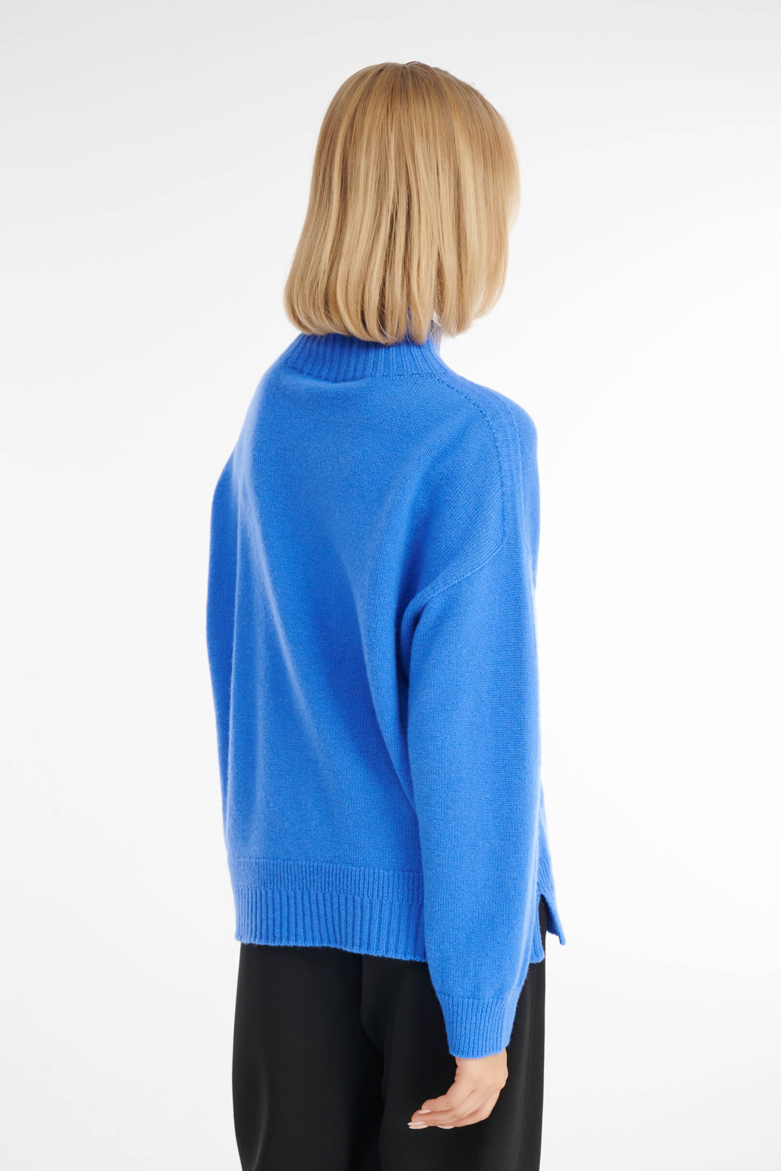 Свитер с пуговицами на рукавах Бренд Caterina Leman