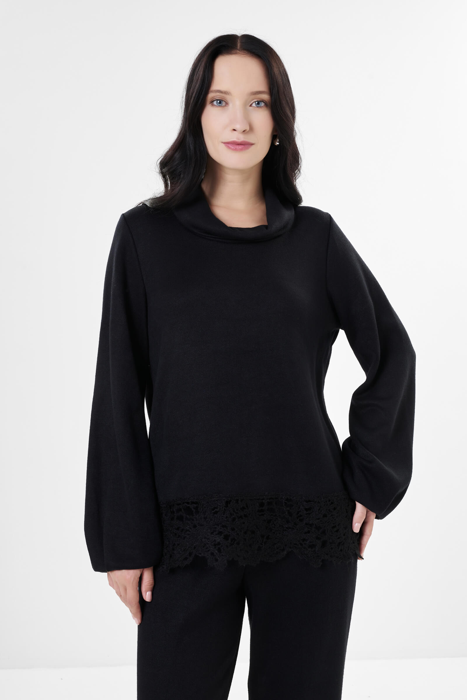 Джемпер из поливискозы с кружевом цвета Черный 