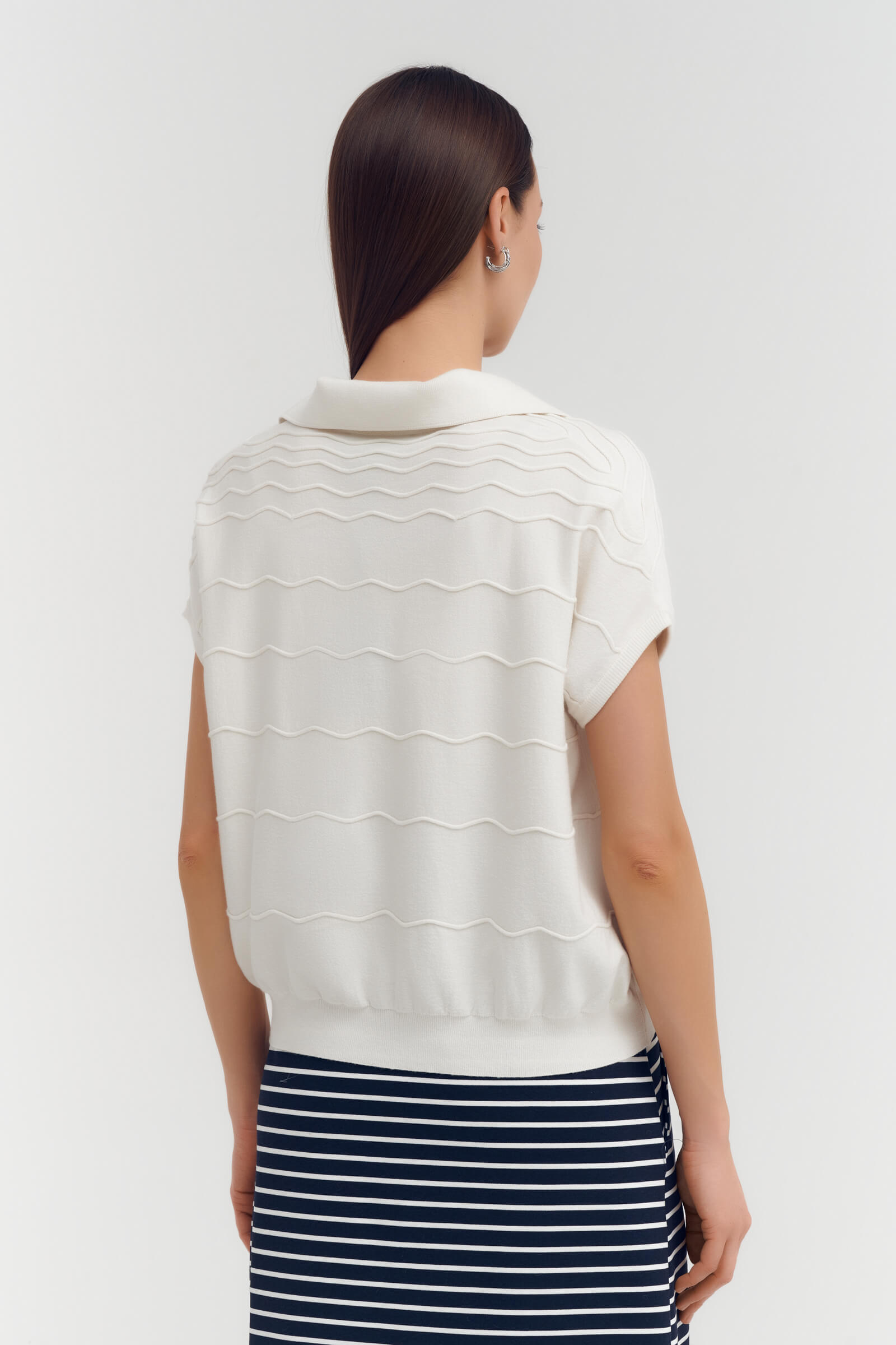 Джемпер с коротким рукавом и фактурным узором Бренд Sarah Pacini