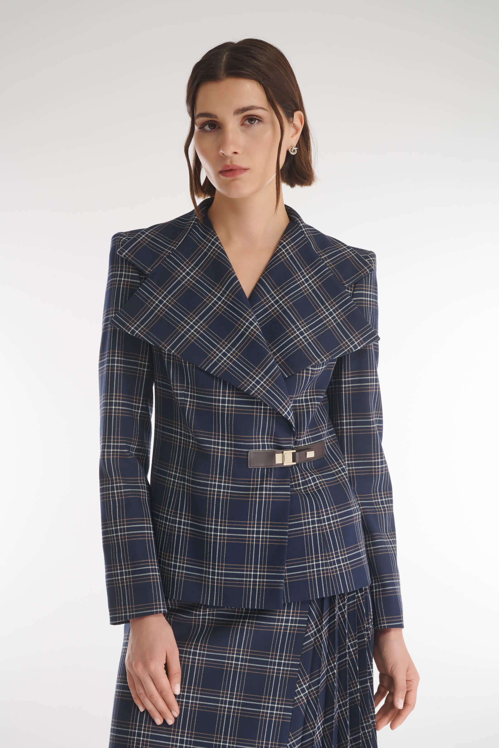 Жакет в клетку с акцентными лацканами цвета Синий 