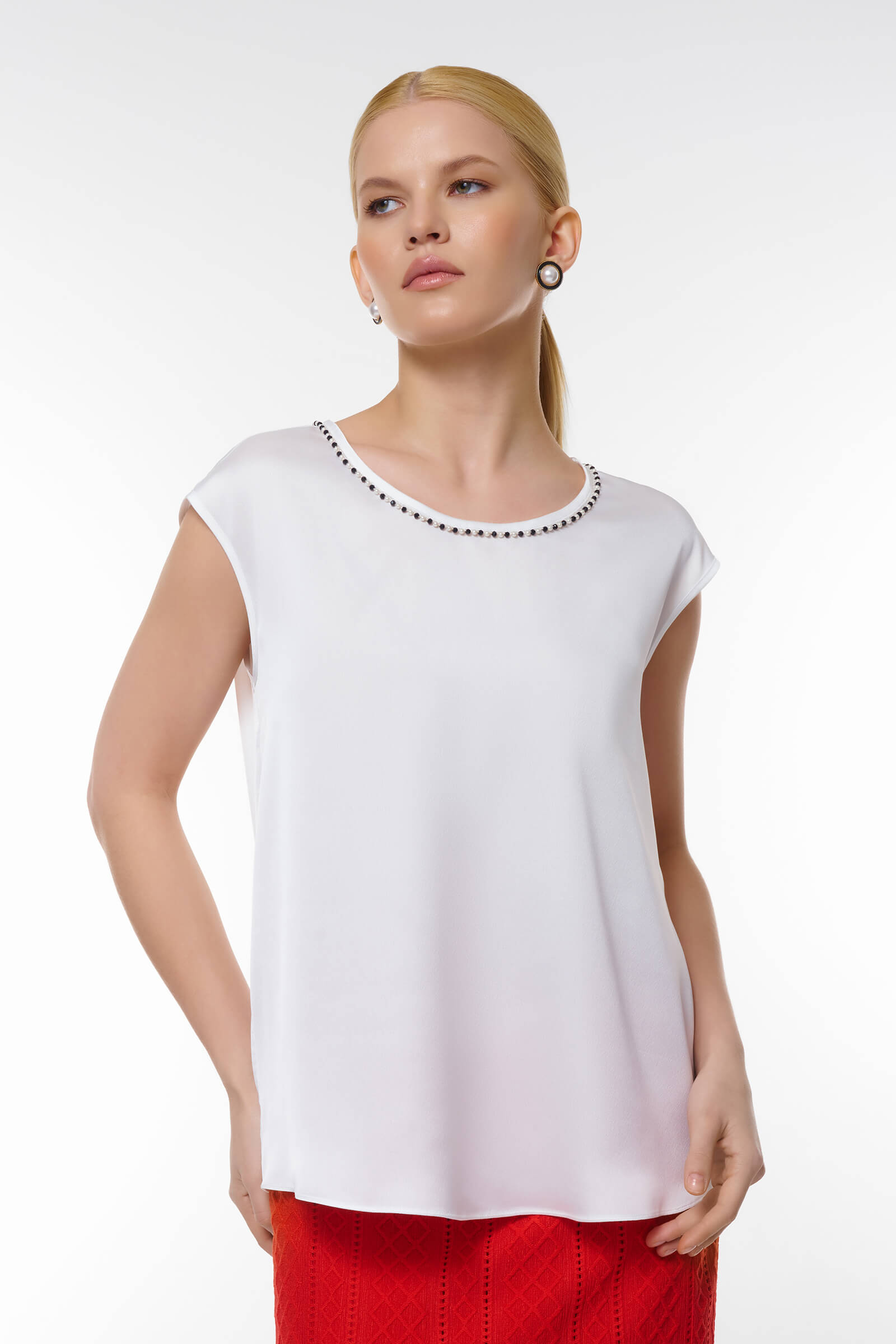 Топ с бисером цвета Белый 