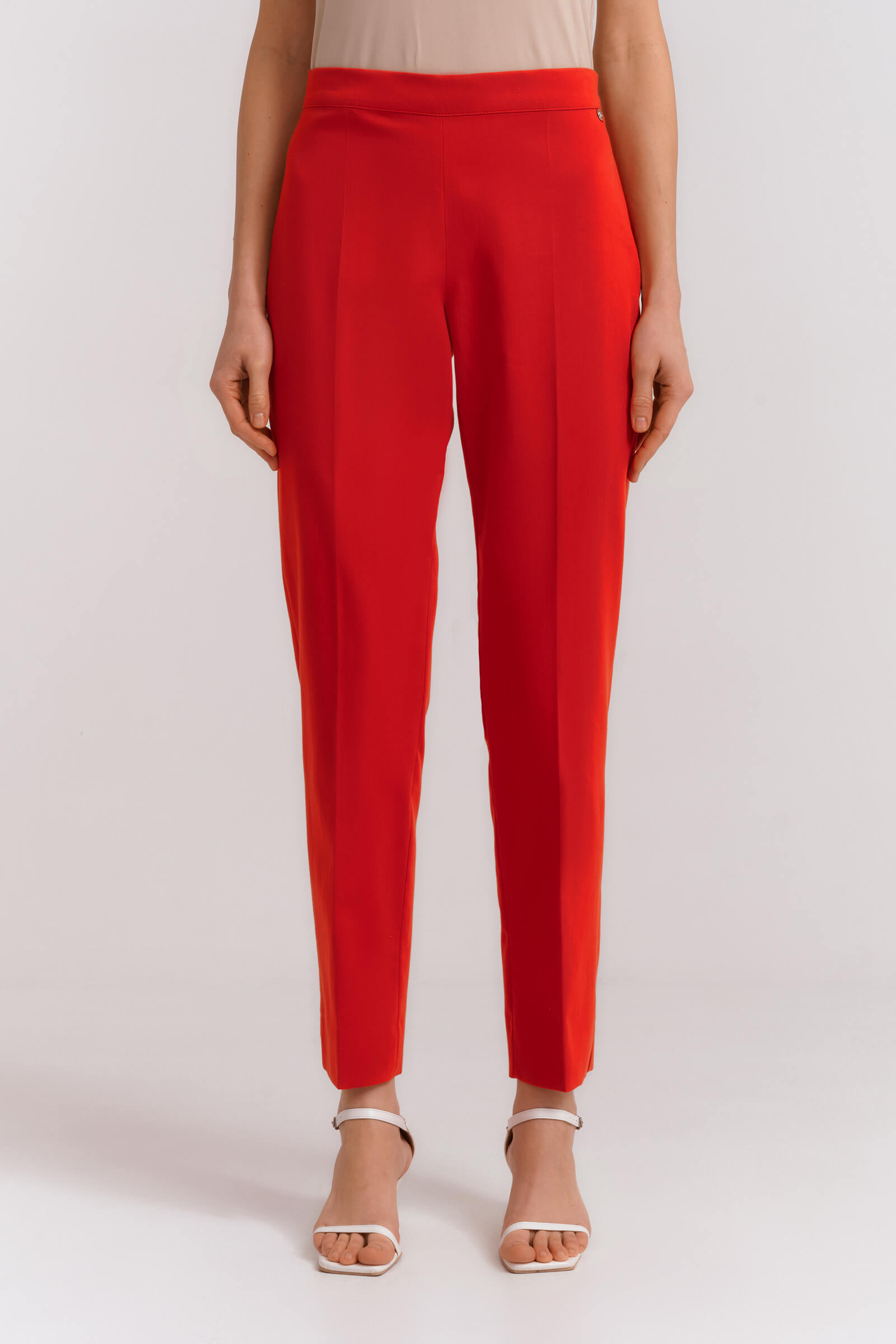 Зауженные брюки цвета Красный 