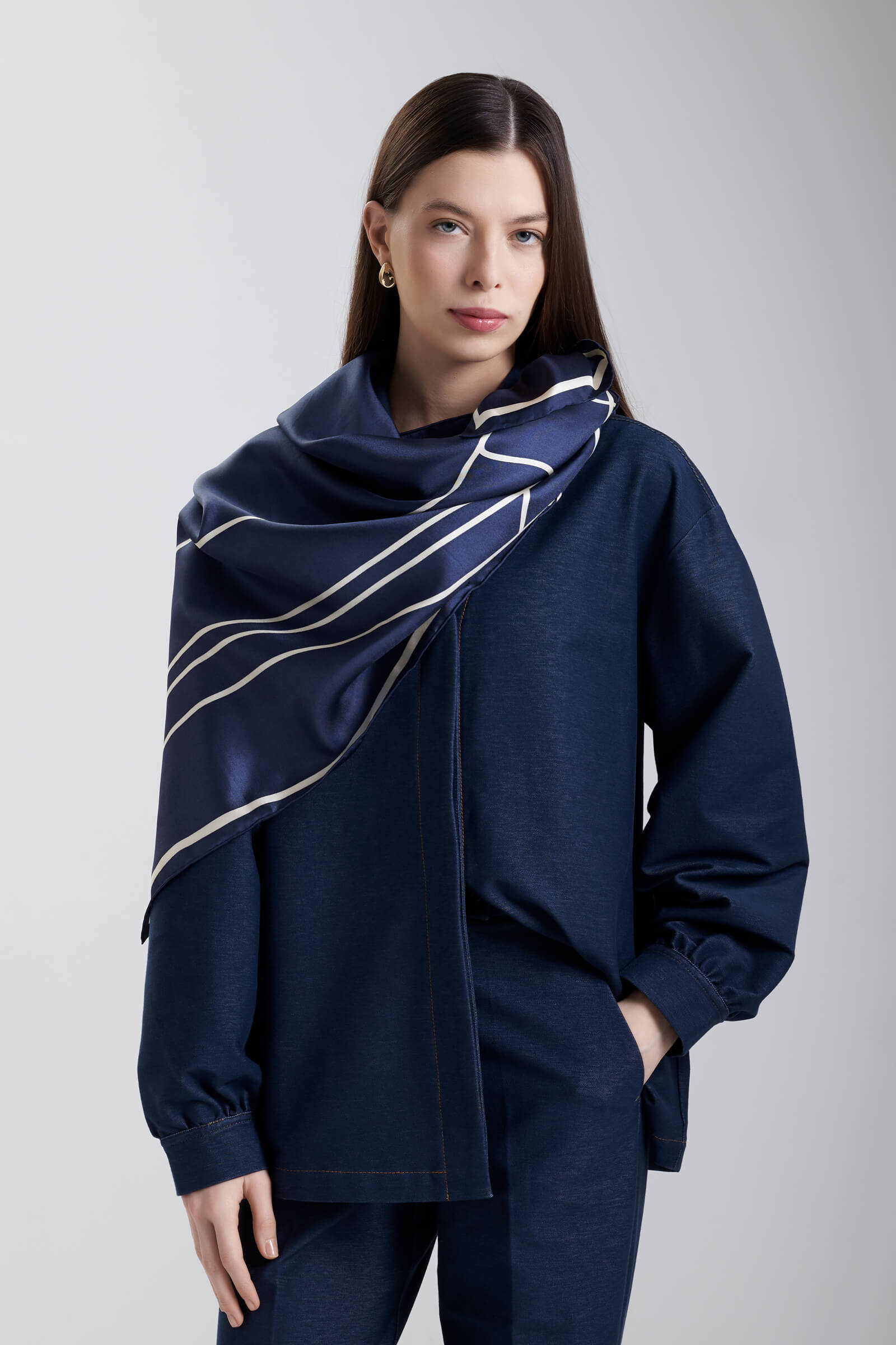 Платок из 100% шелка цвета Синий 