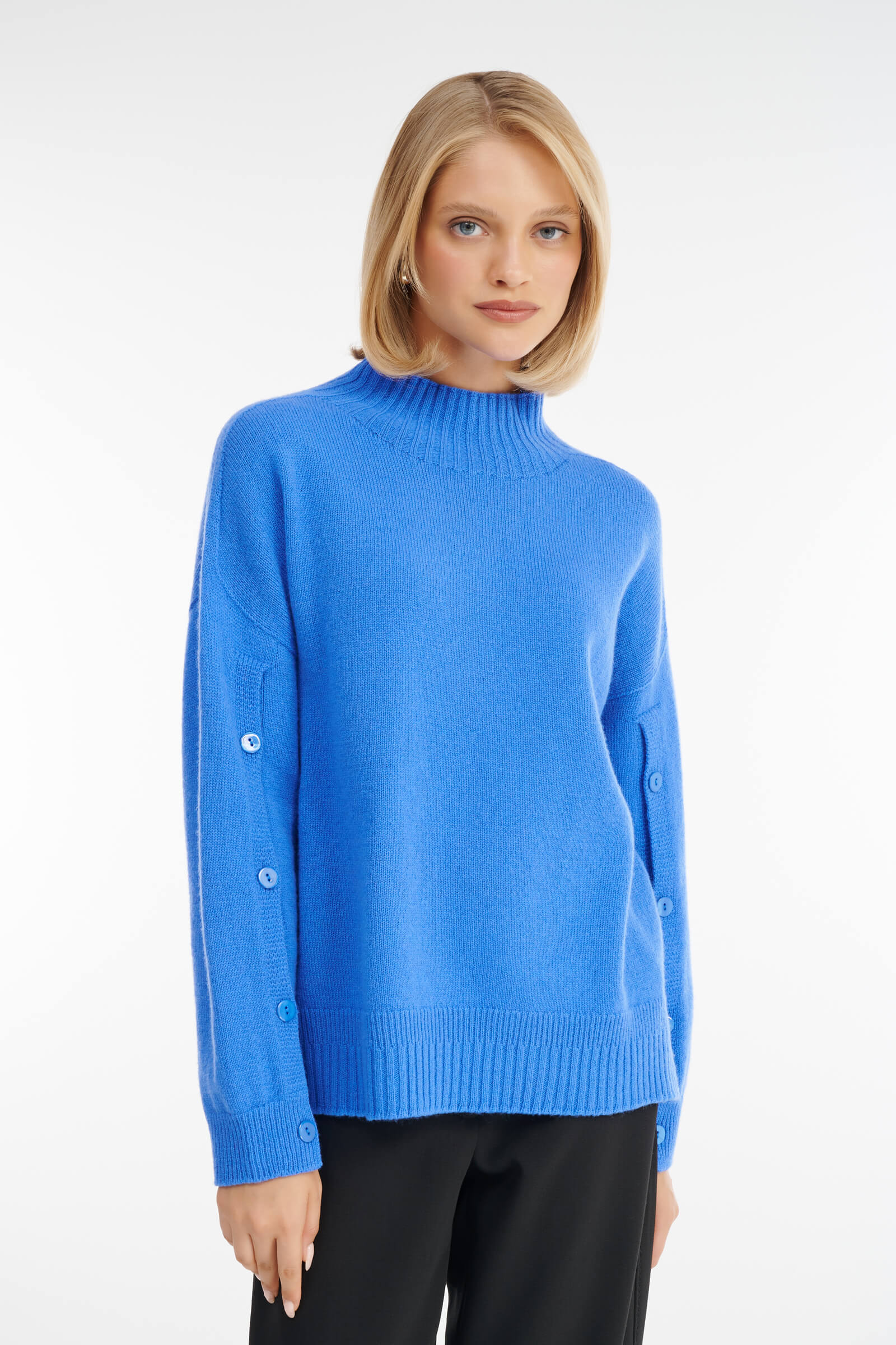 Свитер с пуговицами на рукавах Бренд Caterina Leman