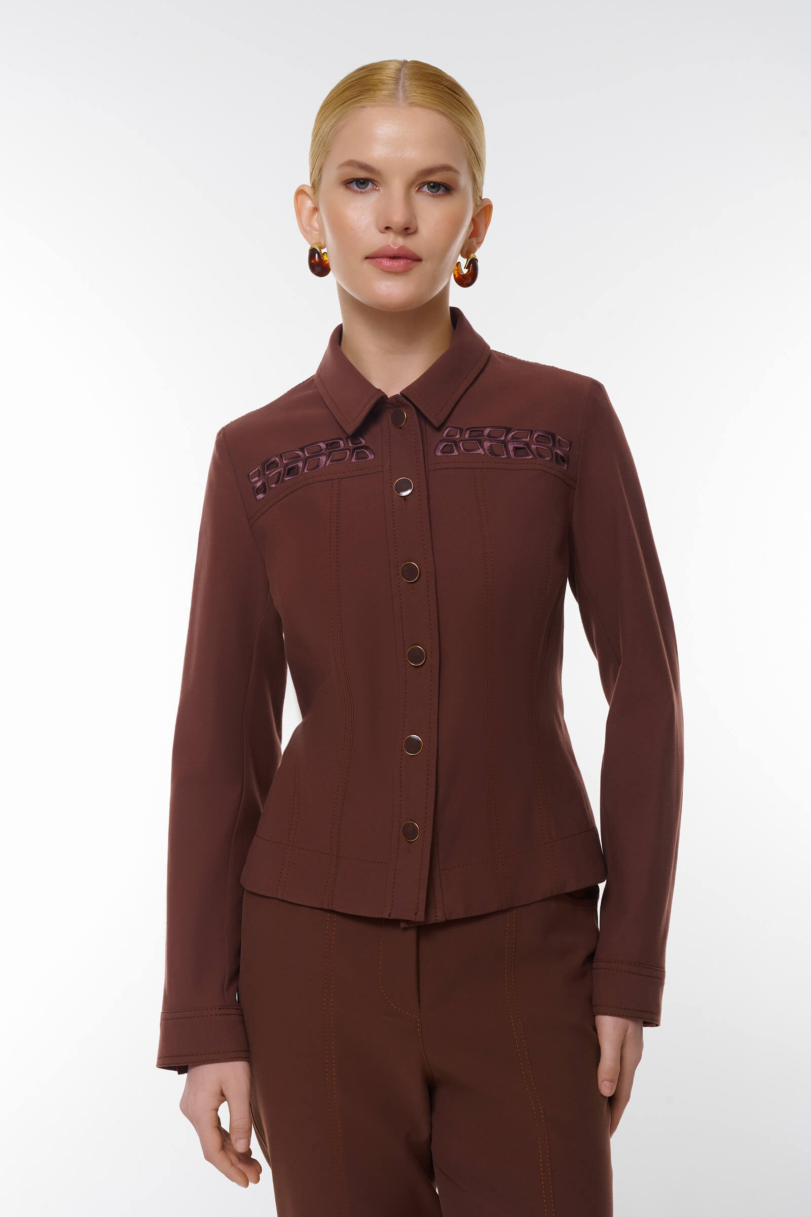 Укороченный жакет с вышивкой цвета Коричневый 