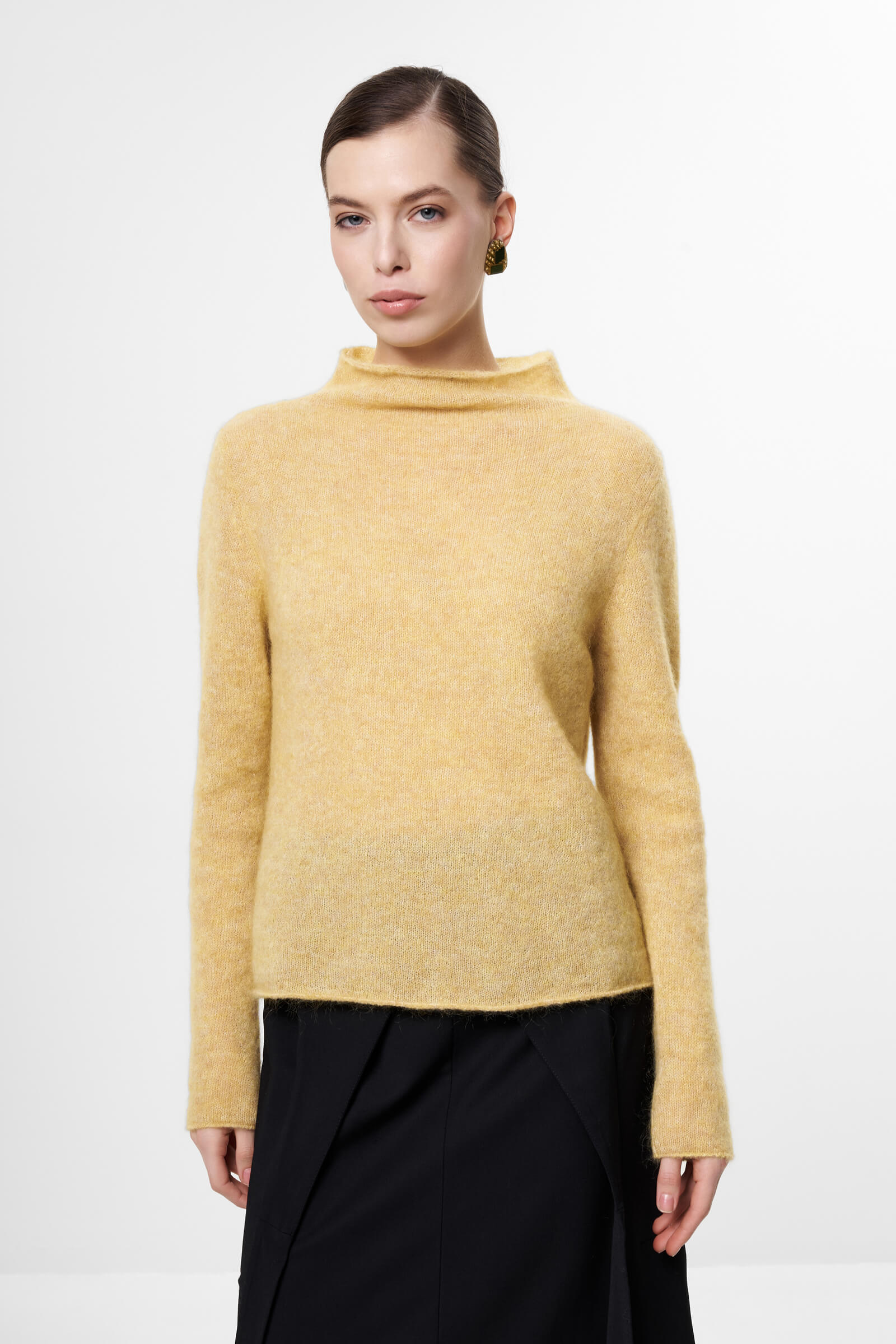 Свитер из мохера и шерсти цвета Желтый 