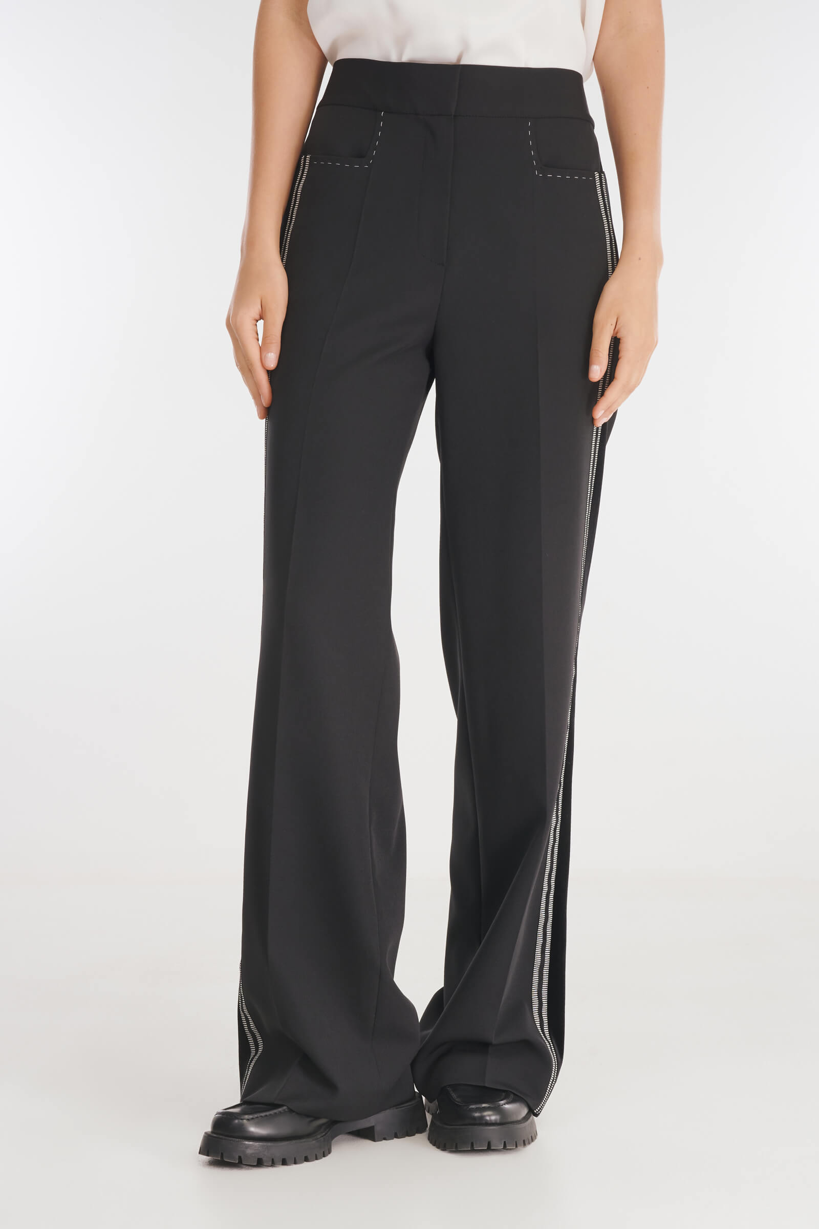 Брюки с бархатными лампасами цвета Черный 