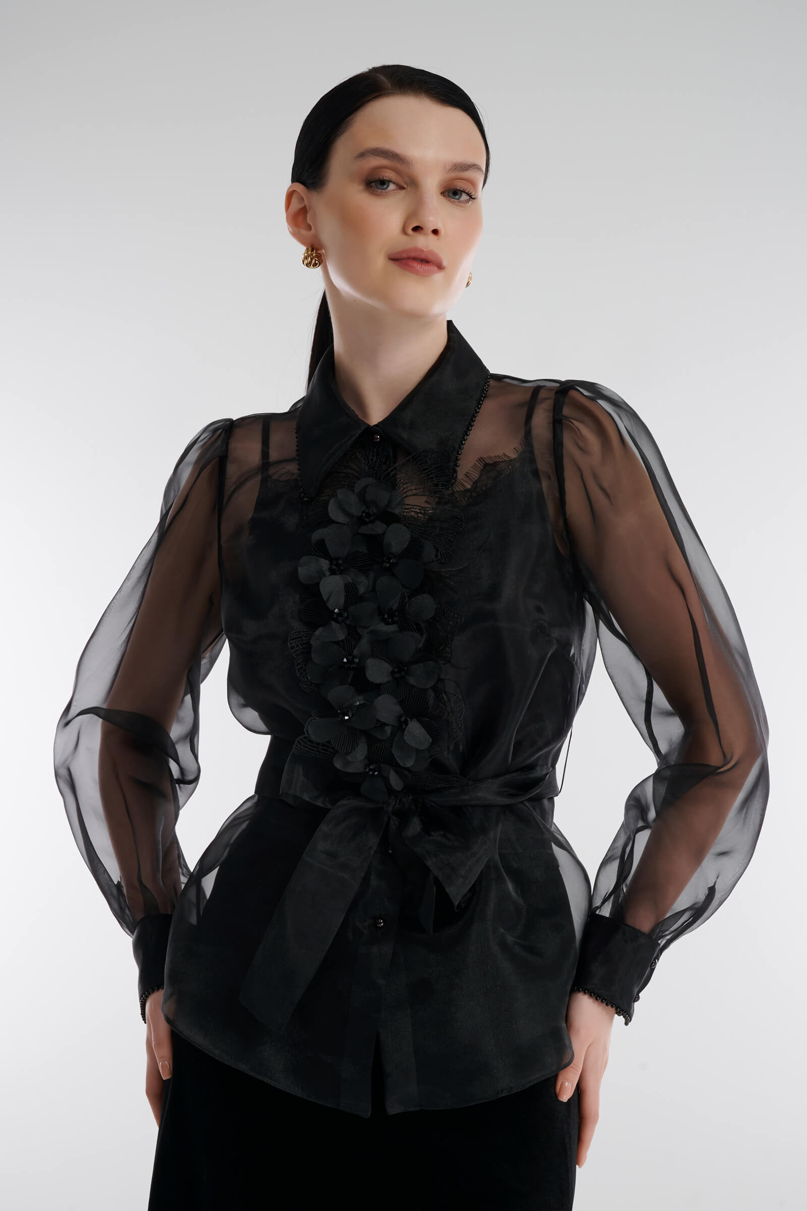Прозрачная рубашка с объемным декором цвета Черный 