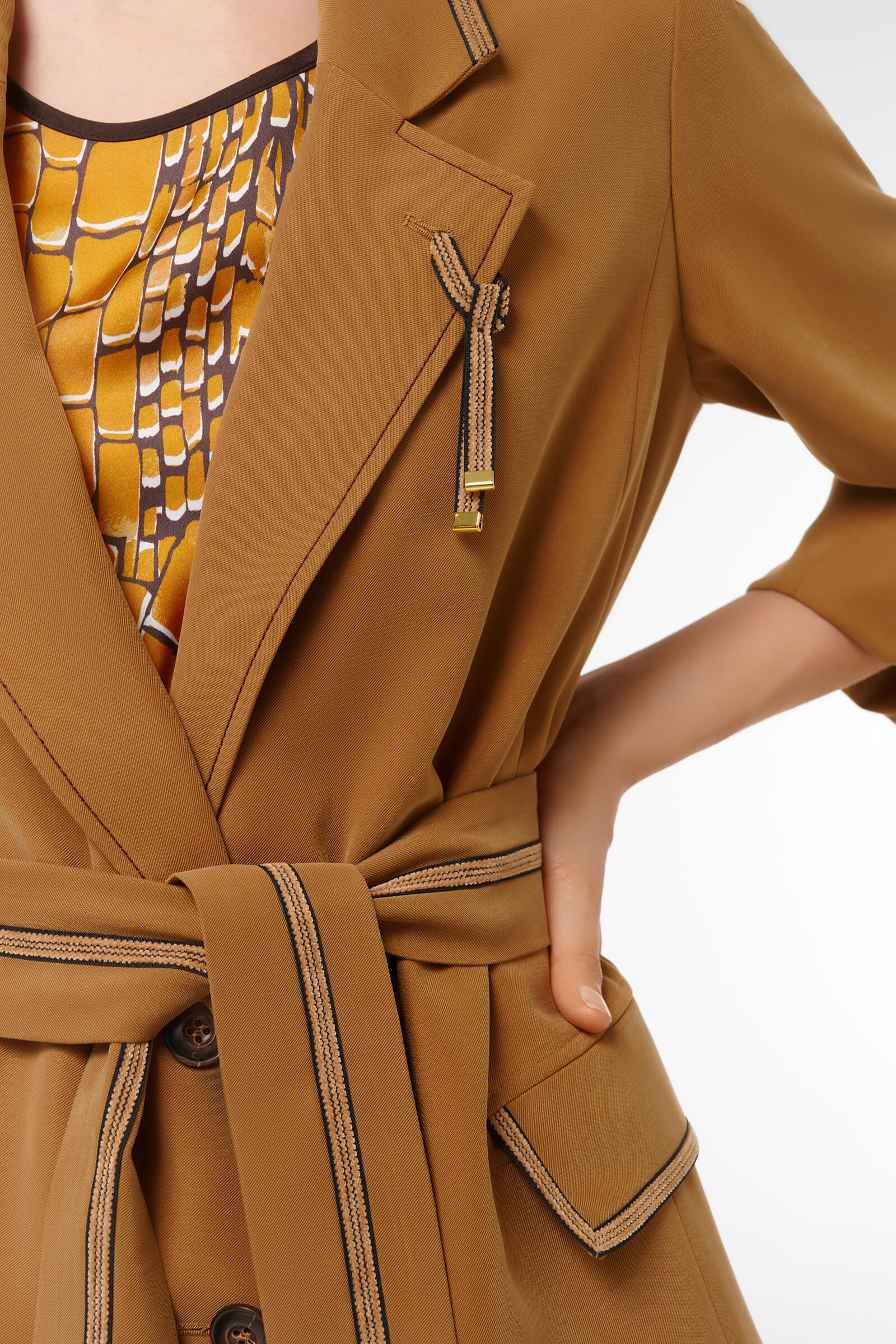 Жакет с поясом и контрастной окантовкой Бренд Caterina Leman