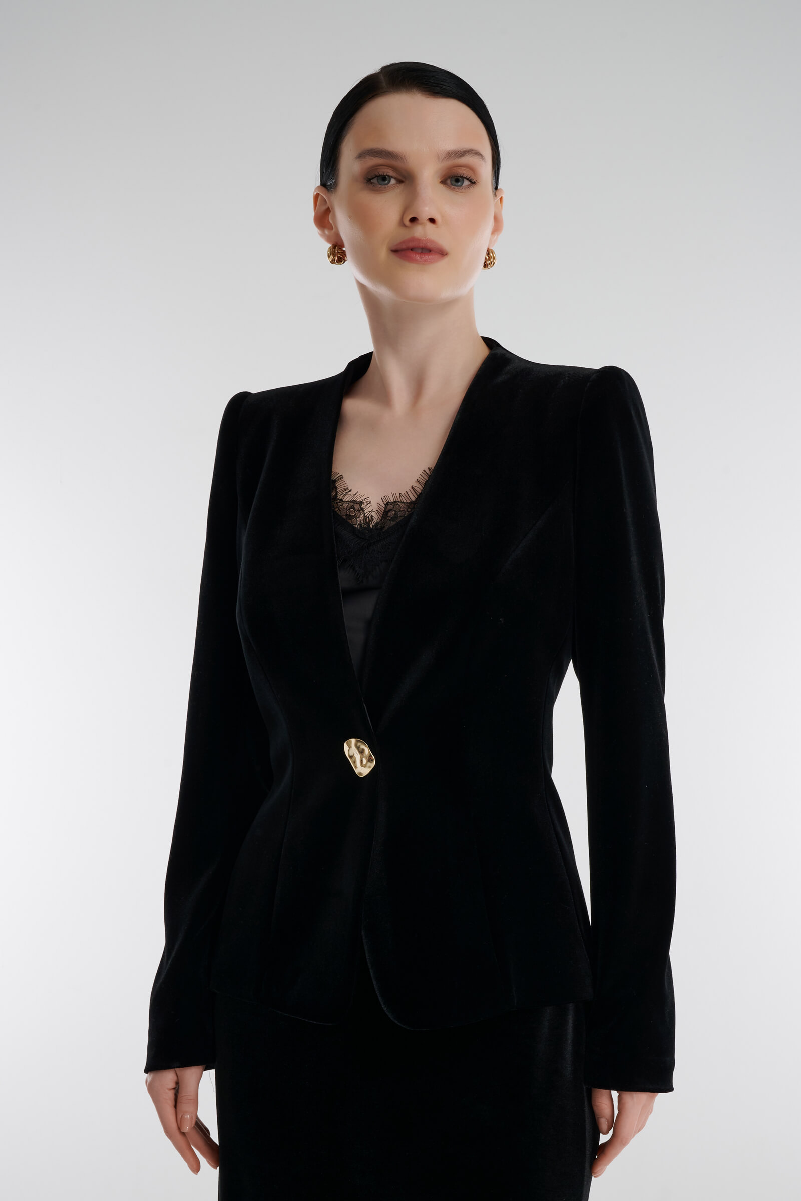 Бархатный жакет цвета Черный 