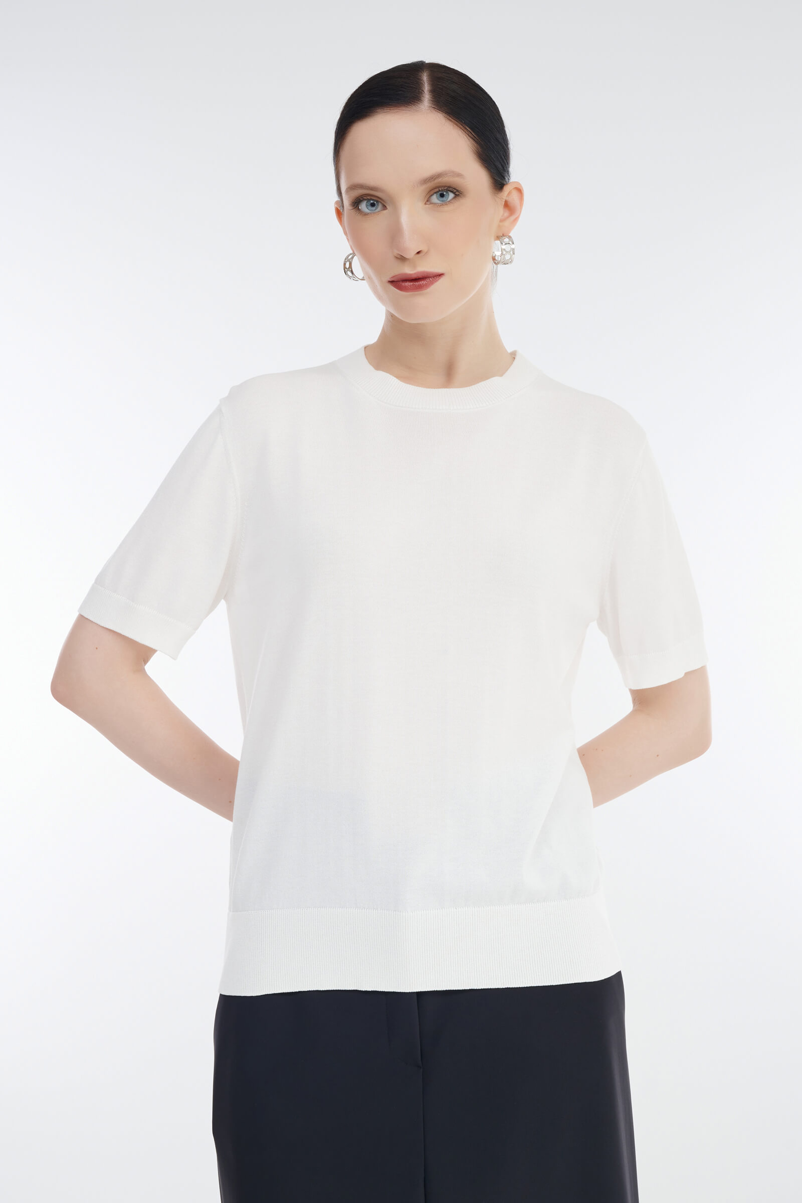 Джемпер с коротким рукавом цвета Белый 