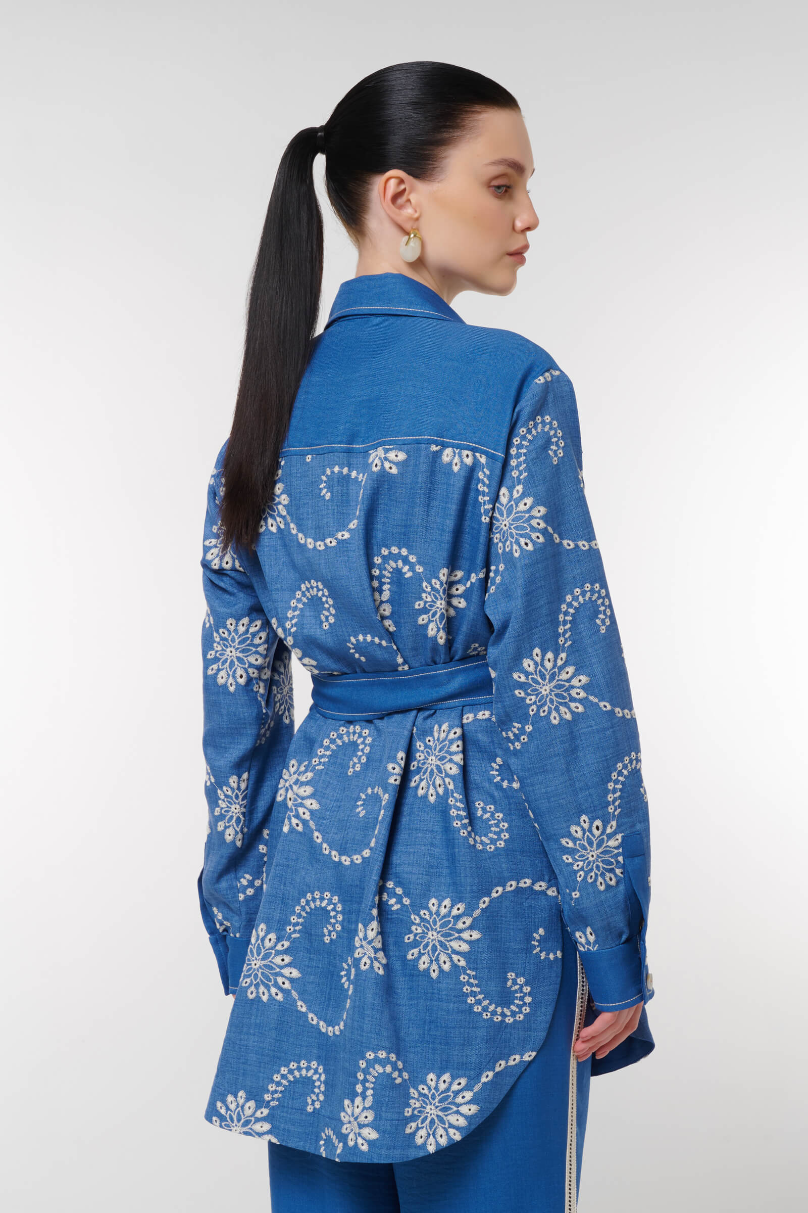 Блузка с цветочной вышивкой Бренд Caterina Leman