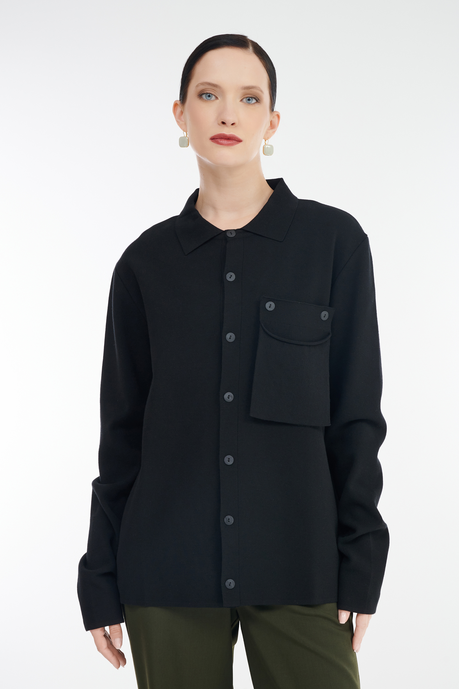 Рубашка с накладным карманом цвета Черный