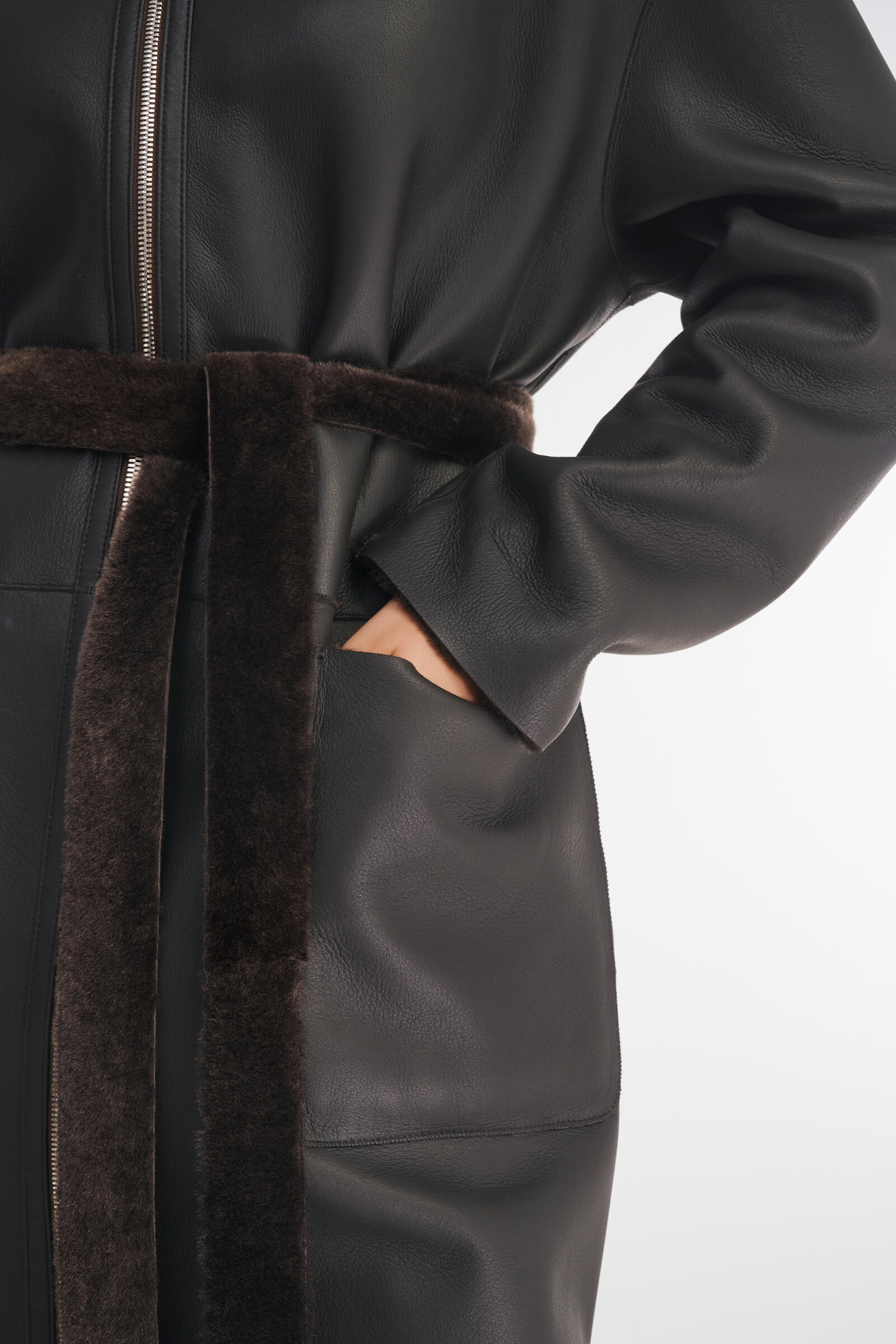 Двусторонняя дубленка с воротником-воронкой Бренд Caterina Leman