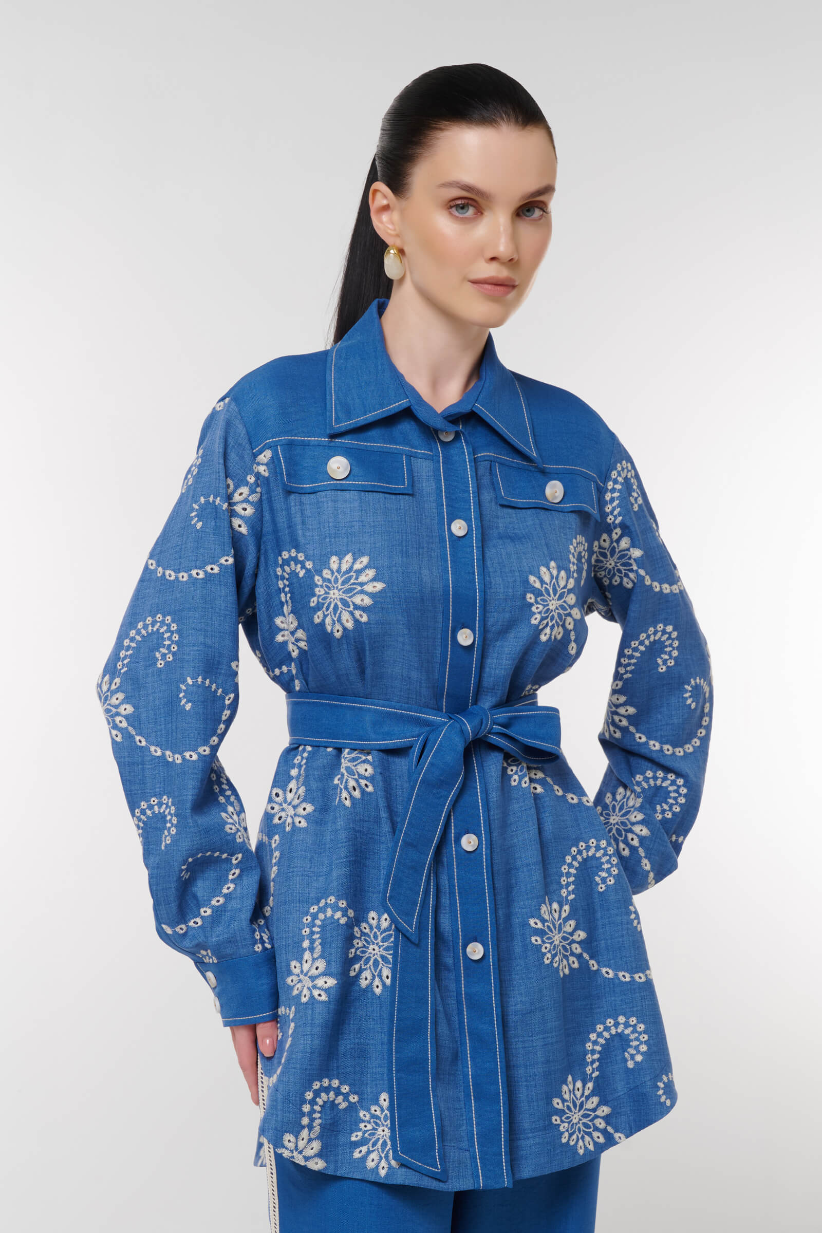 Блузка с цветочной вышивкой цвета Синий 