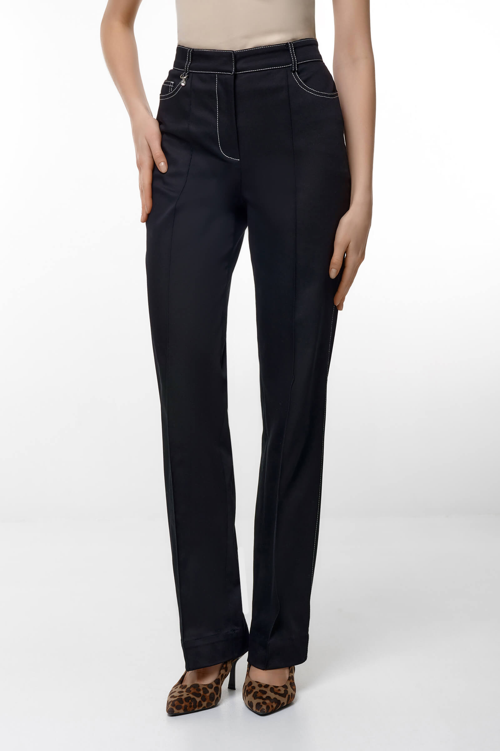 Брюки с контрастной строчкой цвета Черный 