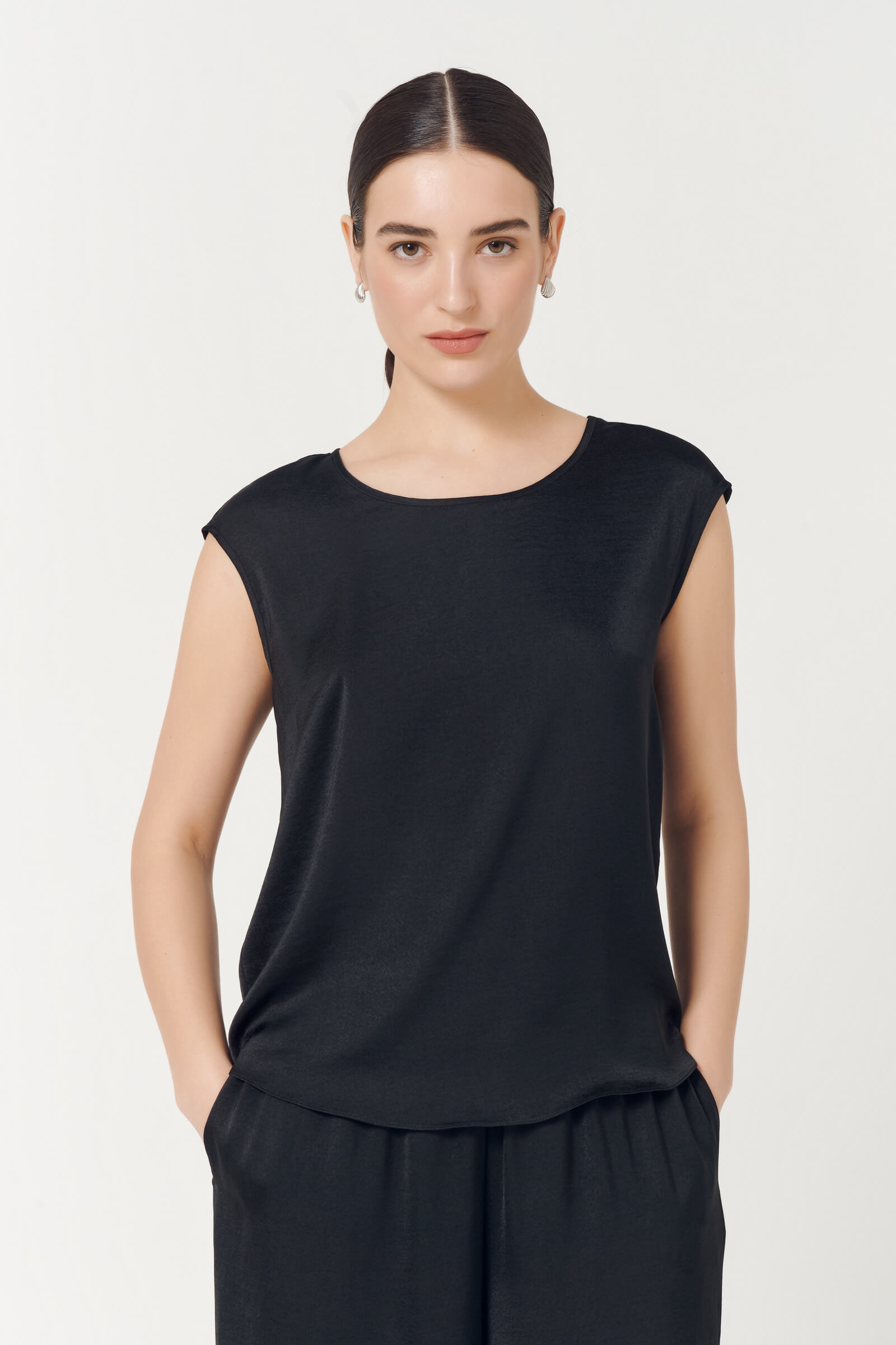 Топ с коротким рукавом цвета Черный 