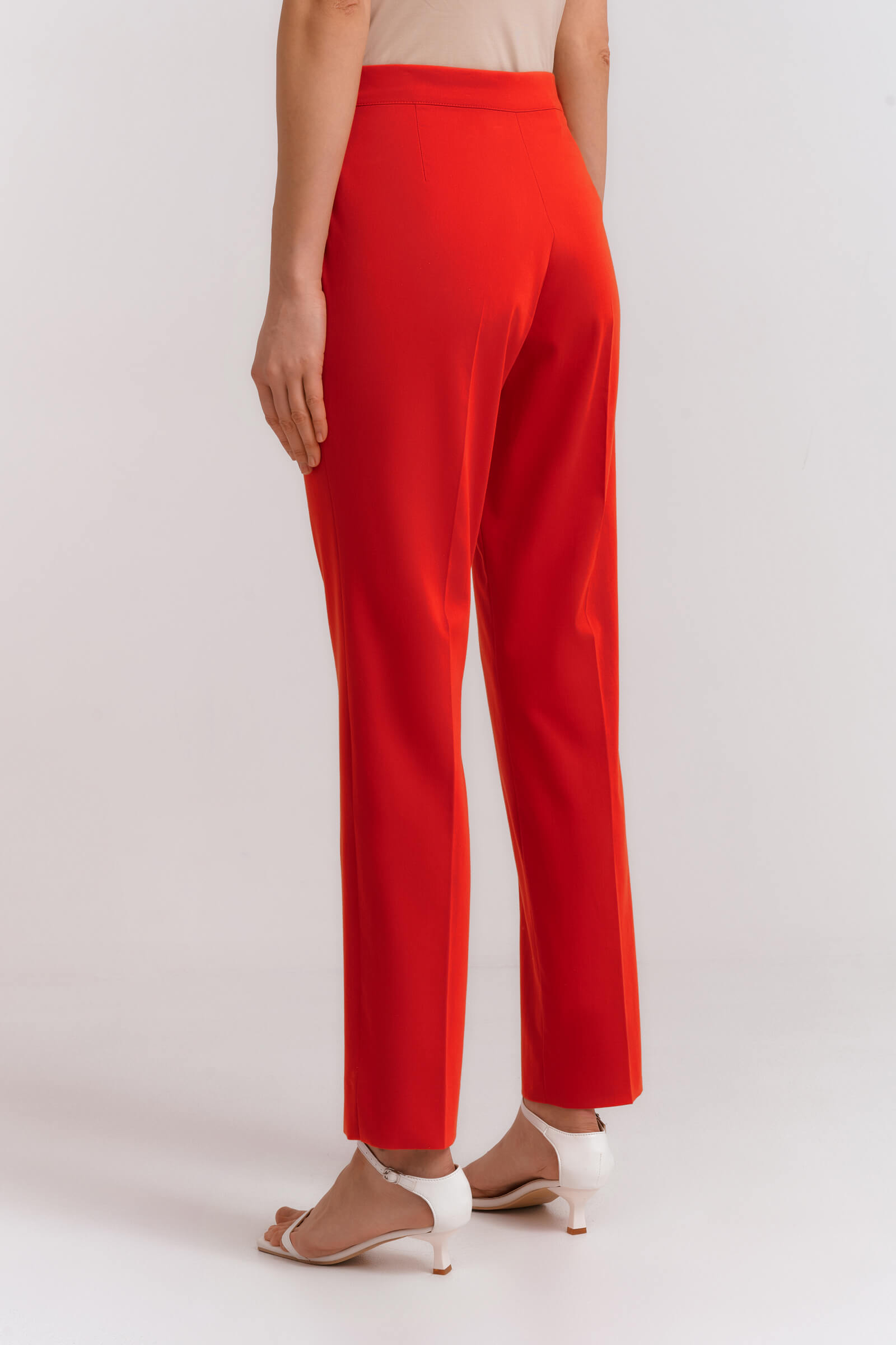 Зауженные брюки Бренд Diana Gallesi