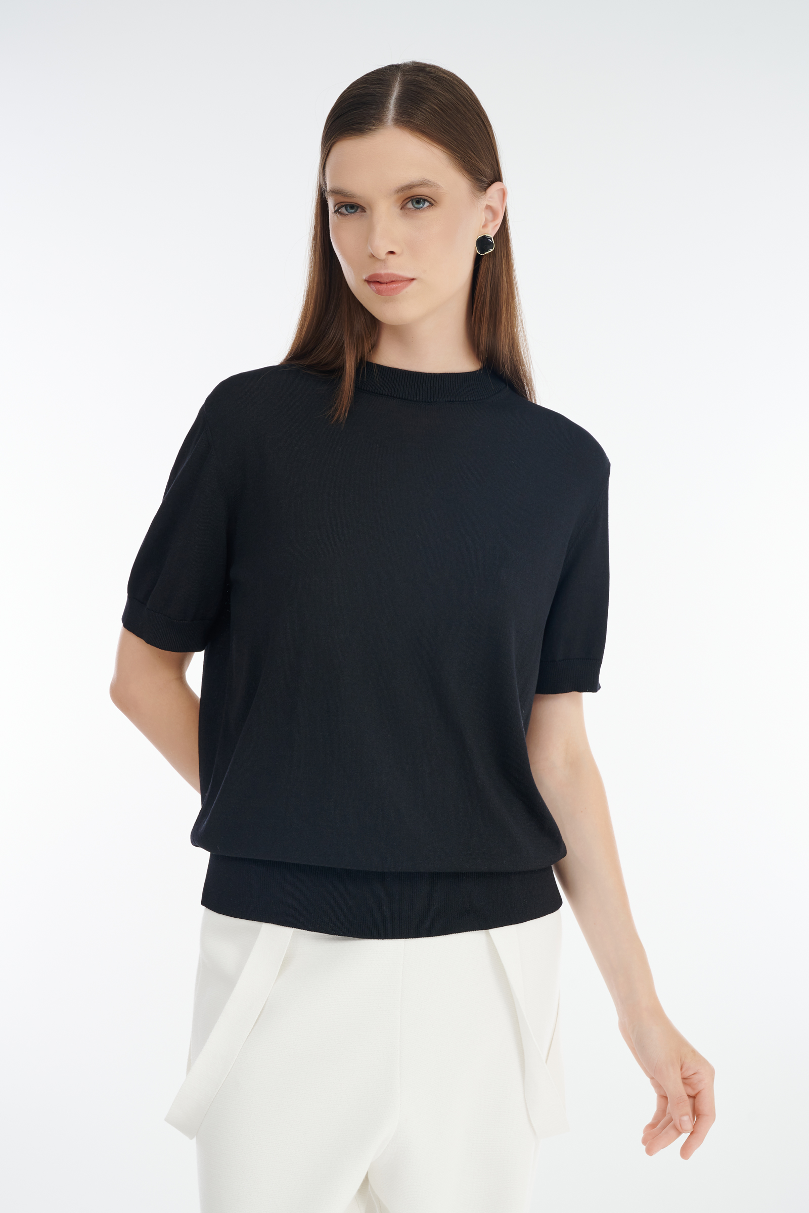 Джемпер с коротким рукавом цвета Черный