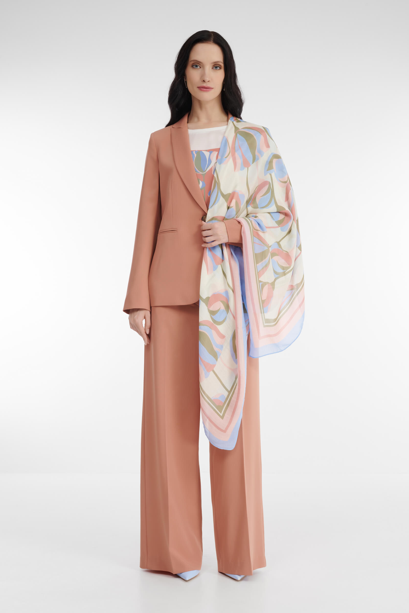 Палантин с принтом Diana Gallesi. Цвет Мультиколор. Фотография 1